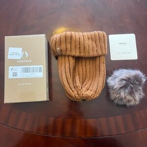 NWT FURTALK Womens Winter Knitted Beanie Hat with Faux Fur Detachable Pom Pom.